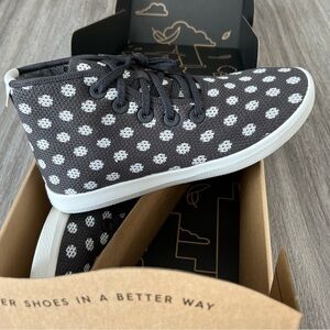 🆕 Allbirds Men Tree Topper Polkadot